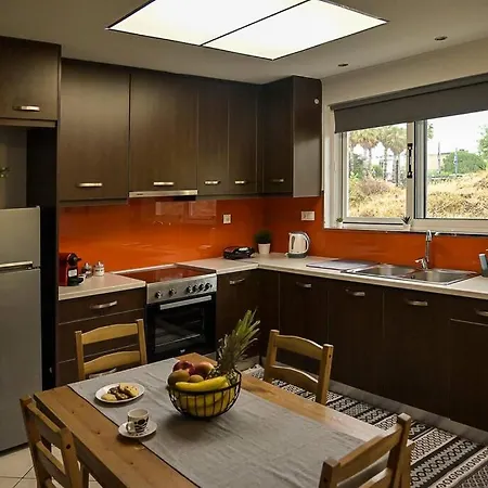 Апартаменты Knossos 110 House *